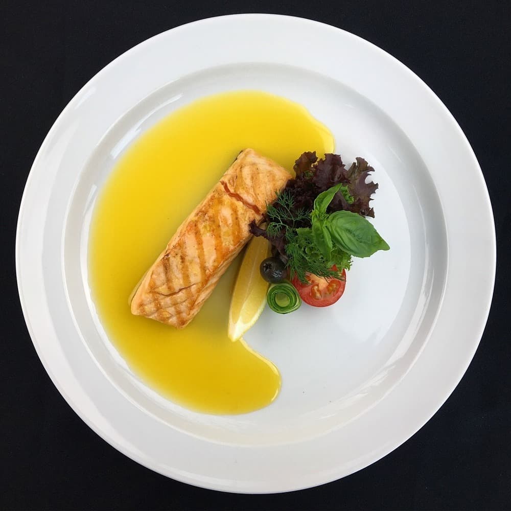 Блюдо Лосось со спаржей